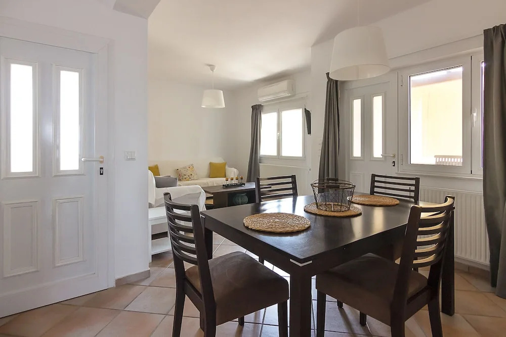 Perla Cozy Apartment near beach
