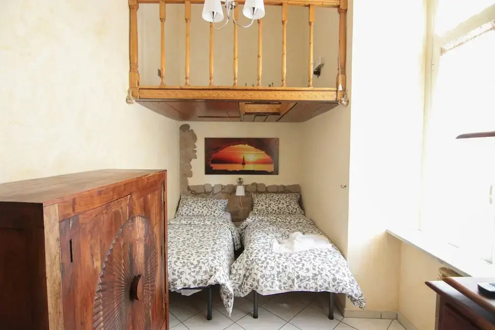 Antonica Home