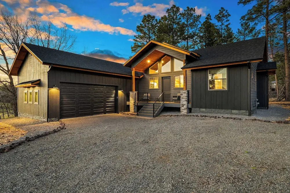 3BR Home w/ Lake Views, Outdoor Living Area & BBQ