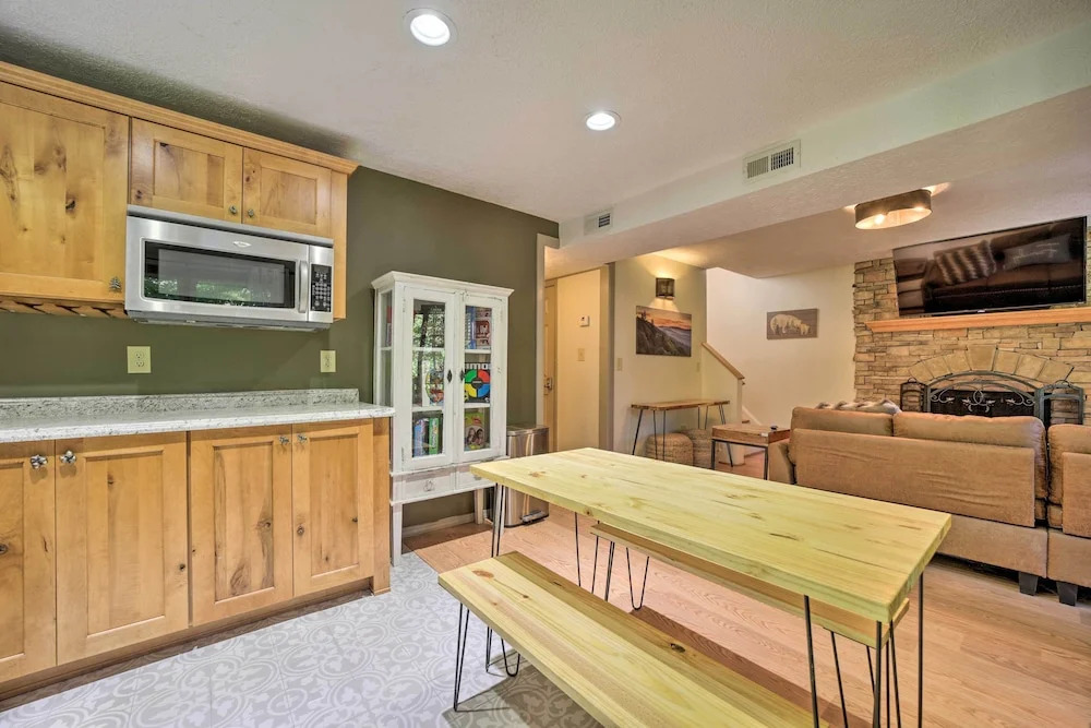Charming Maggie Valley Getaway w/ Fire Pit!