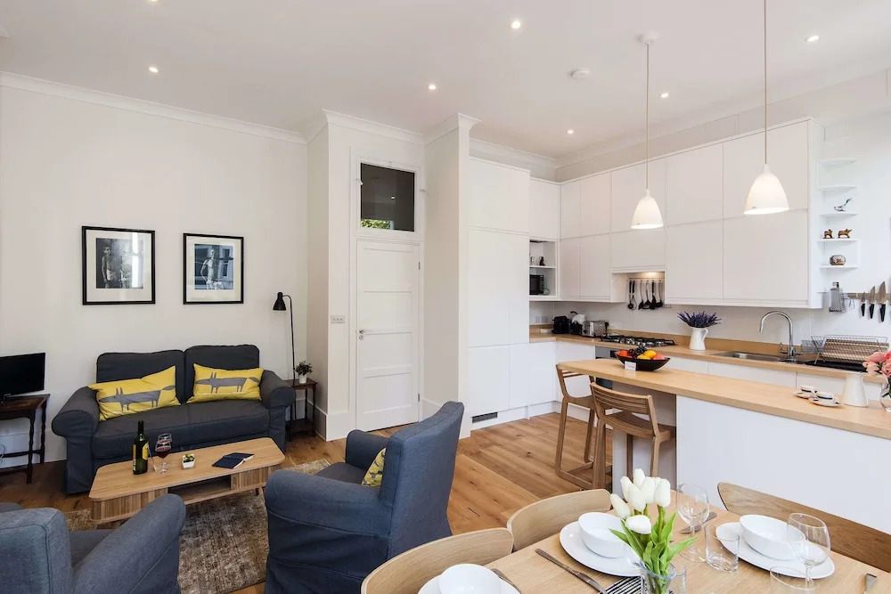 The Stunning Philbeach Garden Apartment- CSD