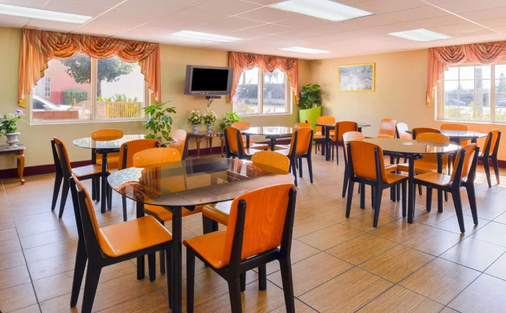 H3 Inn & Suites - LAX Airport - Los Angeles