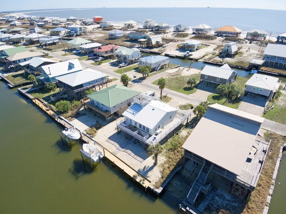 Sea Spot - Waterfront! Enjoy Dinner On The Deck And Naps In The Shaded Hammocks 3 Bedroom Home by RedAwning