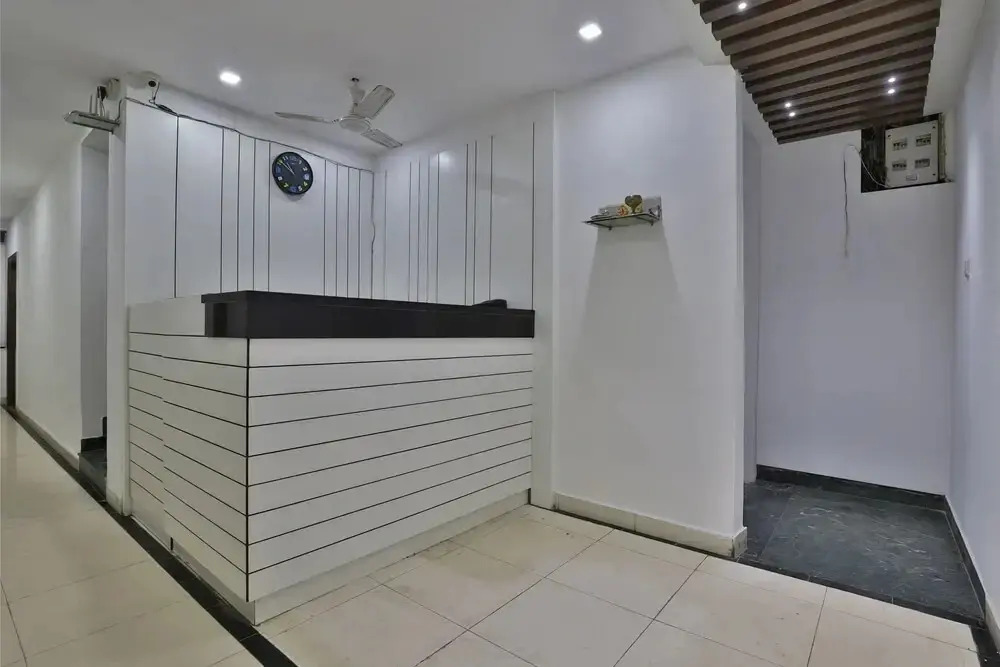 Knk Hotel by OYO Rooms