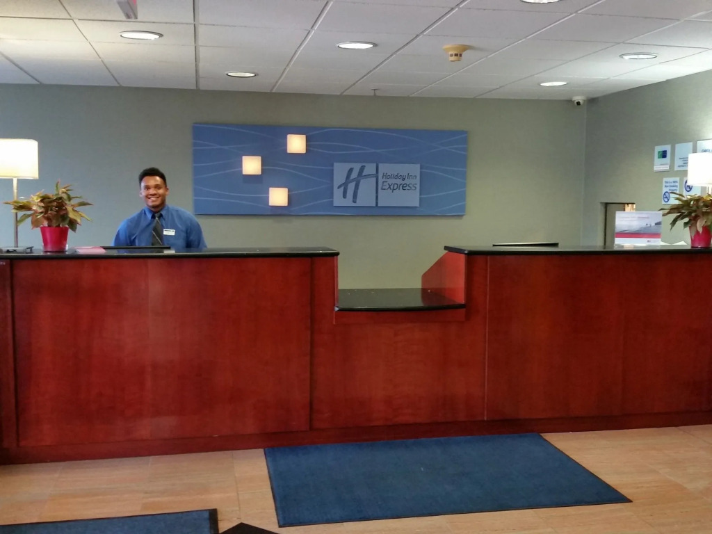 Holiday Inn Express & Suites Allentown-Dorney Park Area by IHG