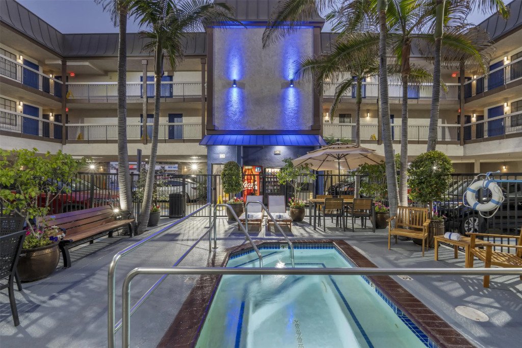 Best Western Airport Plaza Hotel   LAX Airport LA Stadium