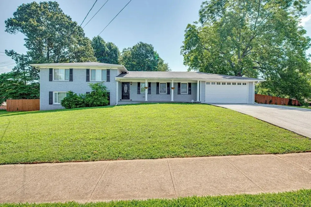1 Mi to Train: ATL Area Apt w/ Patio & Shared Yard