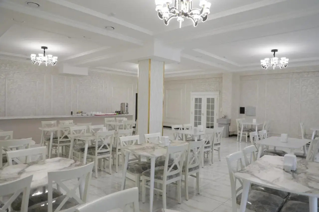 Status Hotel (Статус)
