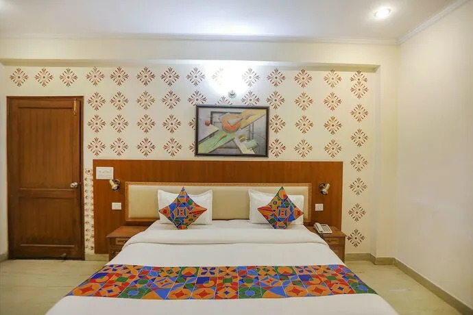 Fabexpress Global Residency Inn