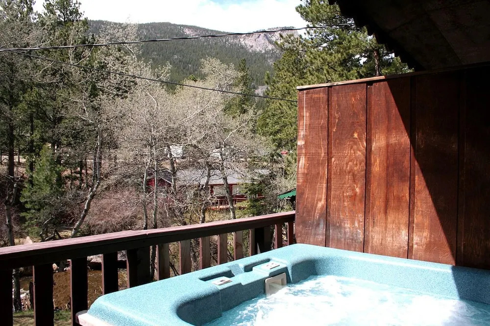 Fawn Valley Inn: 255