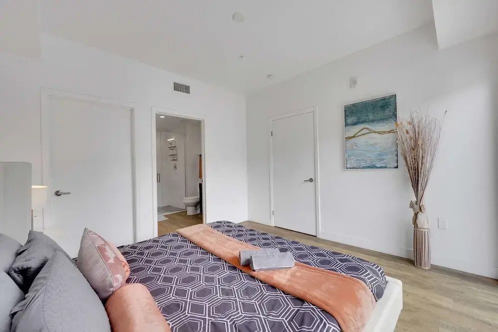 Stylish 2BR Family Apartment by Dtla