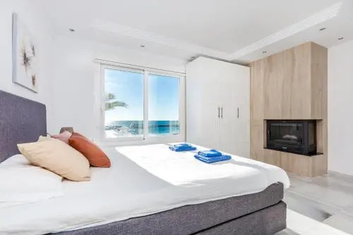 Exclusive Duplex Penthouse in Puerto Banus