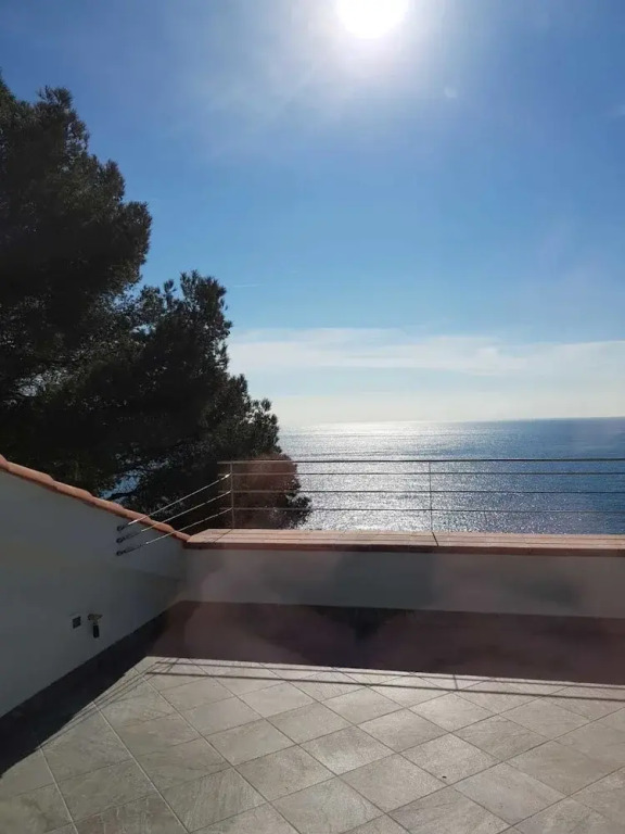 Lovely Apartment on the Ligurian Sea