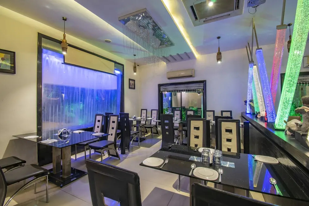 Hotel Signature By FabHotel