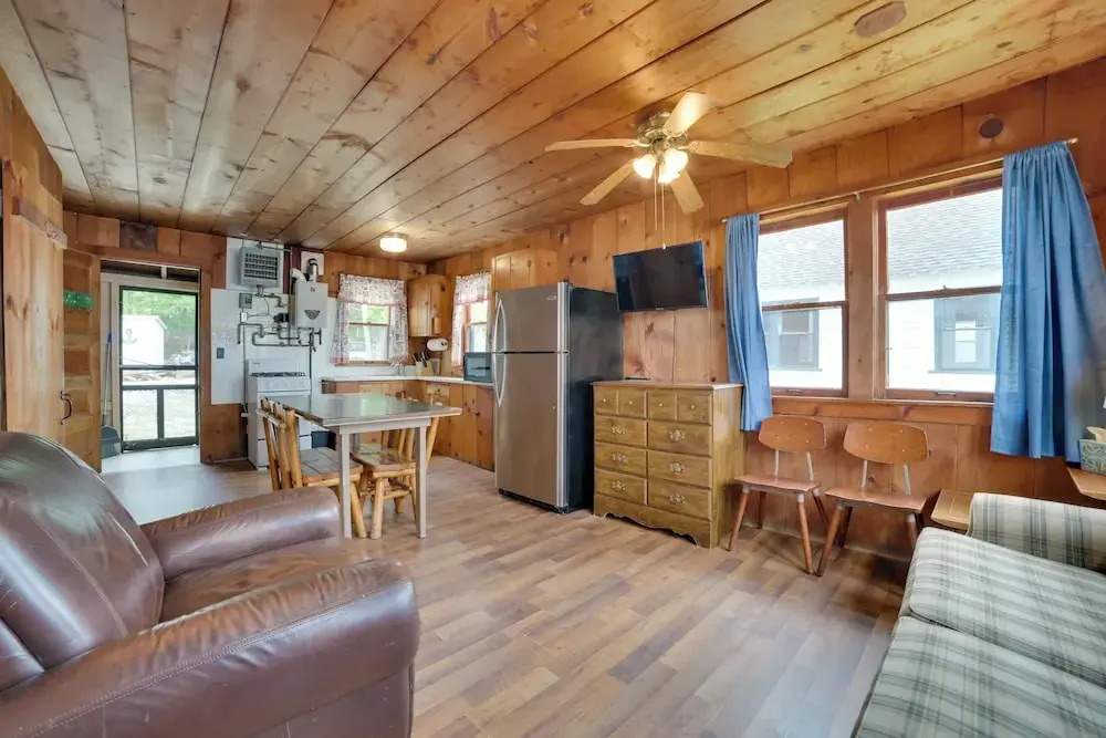 Complimentary Boat Rentals! Lake Huron Cabin