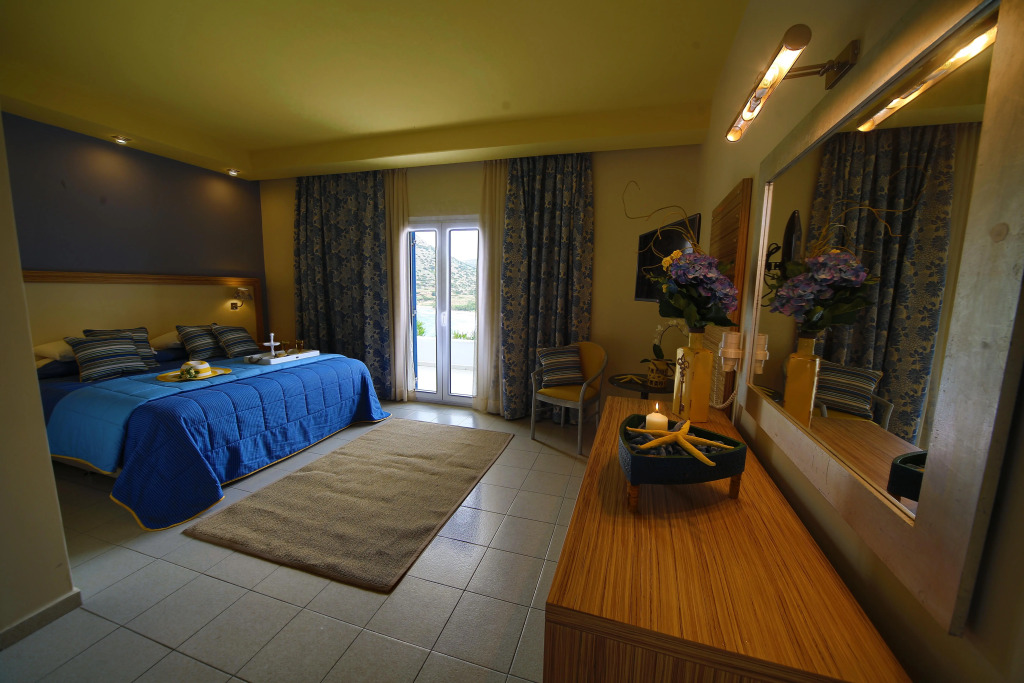 Dolphin Bay Seaside Resort & Suites