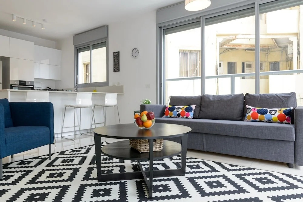 Amazing 3 BDR 2 Baths, Balcony and Parking