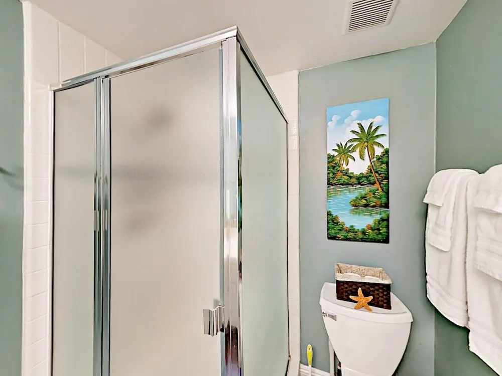 Mission Beach Condo w/Bayside Views by RedAwning