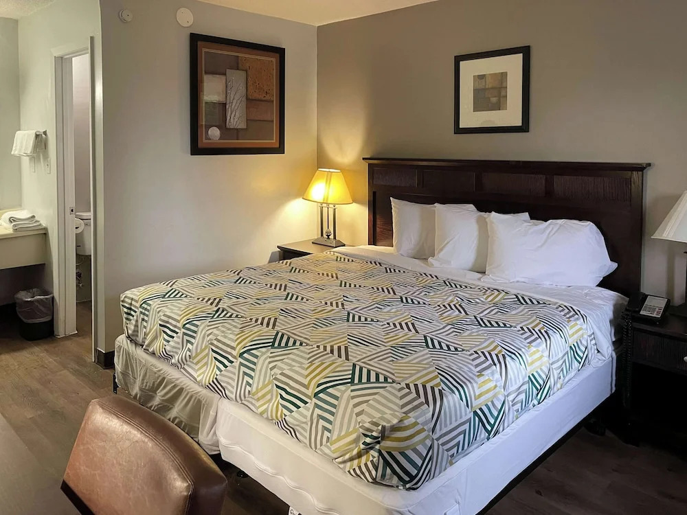 Rodeway Inn Wytheville near I-77 and I-81