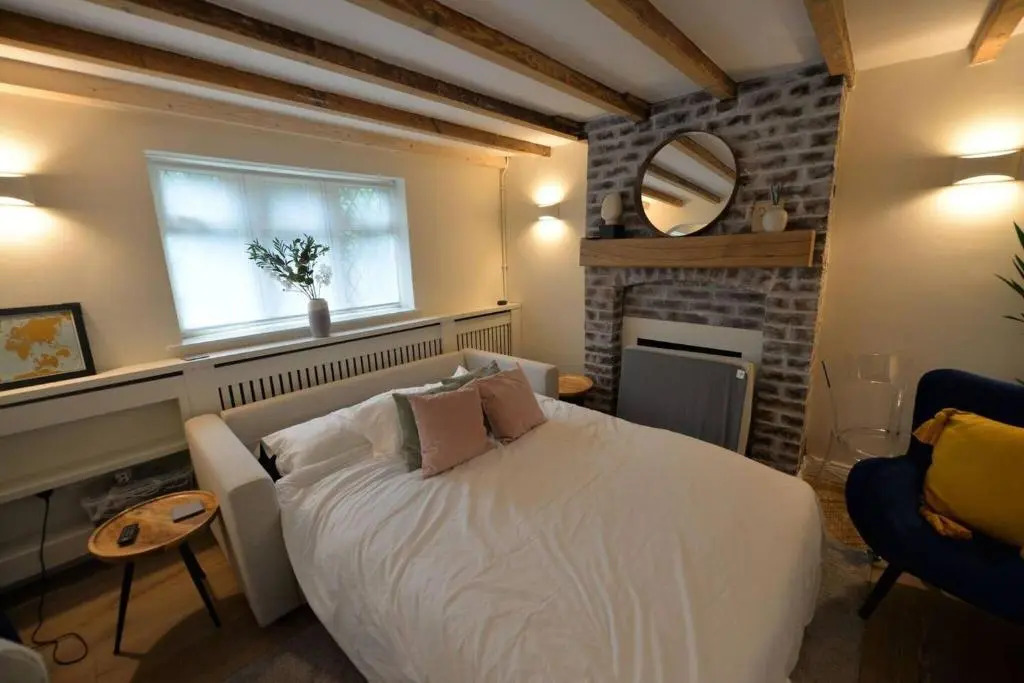 Beautiful House and Elevated Garden In Bridgnorth