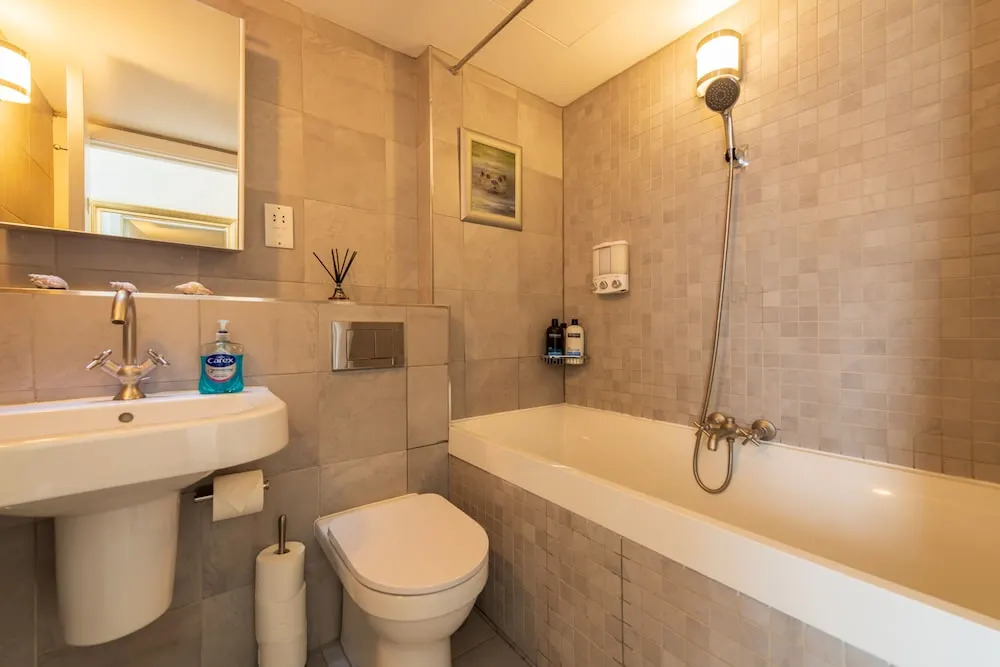 2 Bedroom Penthouse with Parking