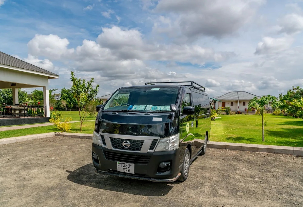 Moyoni Airport Lodge