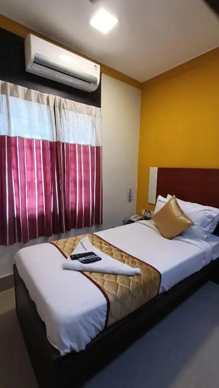 Skyry Hotels Adyar