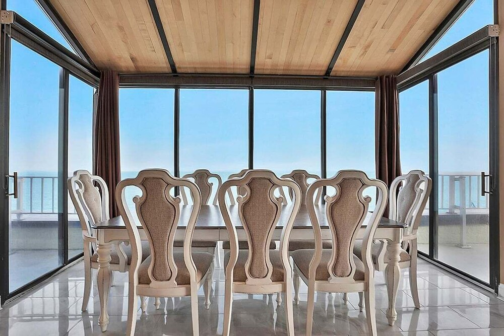 Sands Beach Club Ph1114