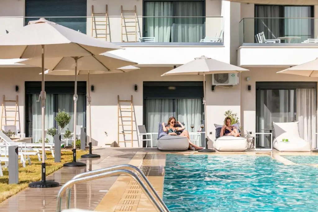 B&D Luxury Suites