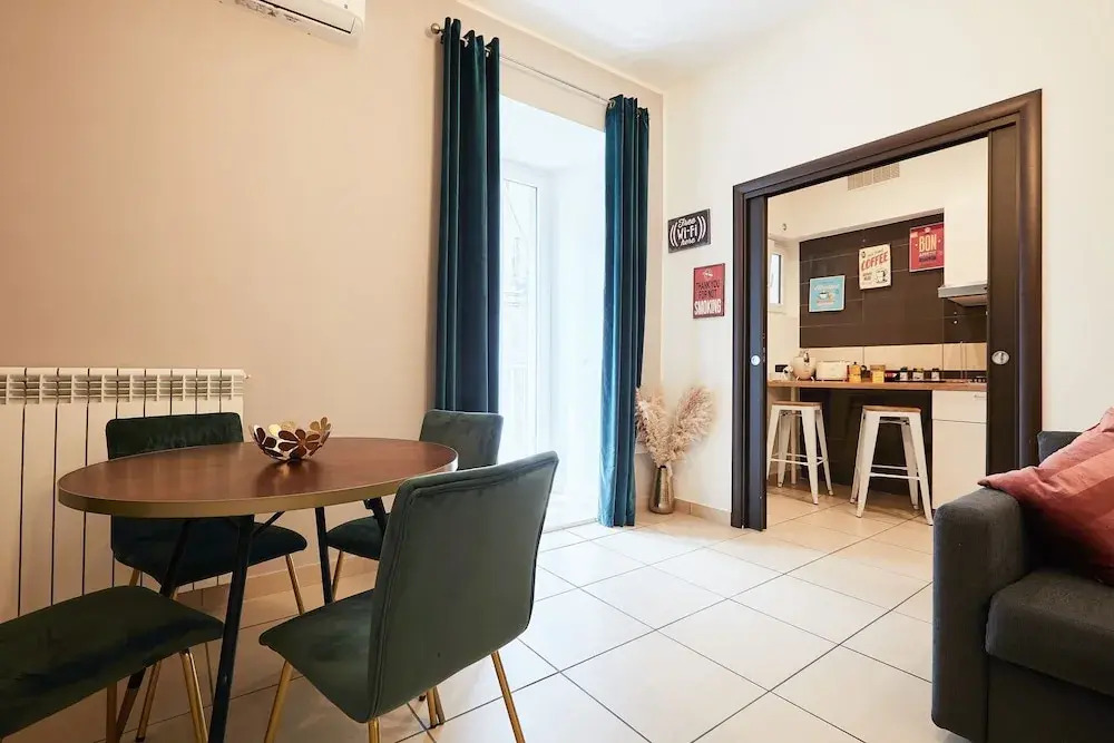 Vicky s Luxury Guesthouse by Napoliapartments
