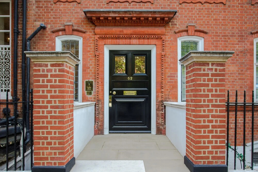 Exquisite Cadogan Square Knightsbridge Apartment