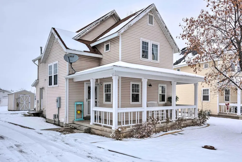 Family-friendly Logan Farmhouse w/ Yard & Near USU