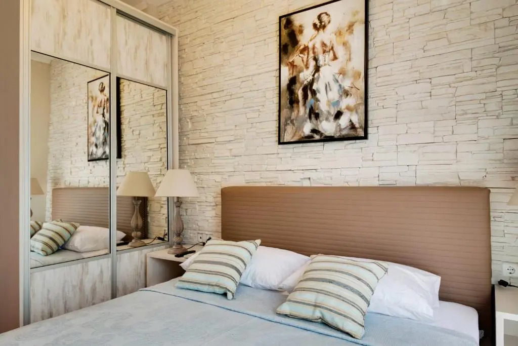 Luxury 2br apartment 50m from beach