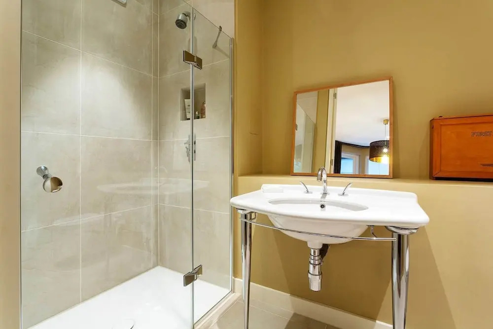 Deluxe In Notting Hill