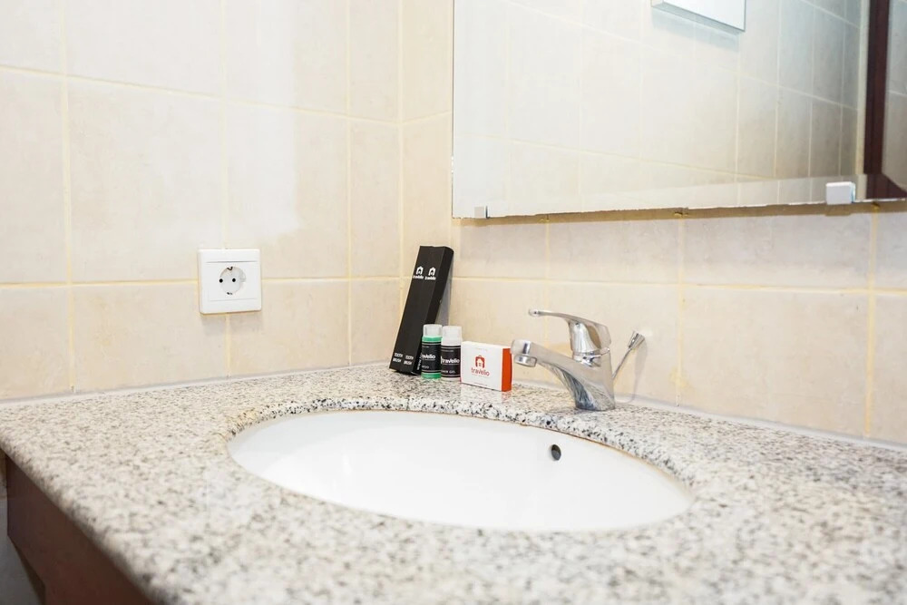 Comfy 1BR Queen Bed Ancol Marina Apartment near Dufan