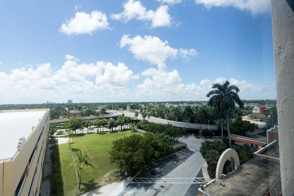 718 City View Hollywood Beach
