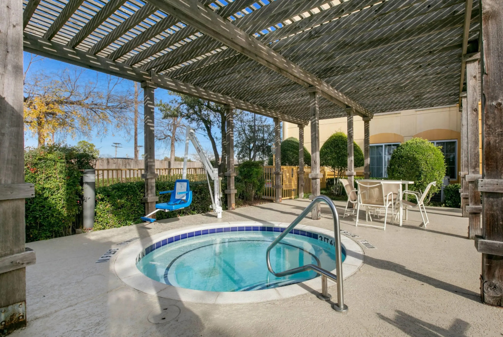 La Quinta by Wyndham DFW Airport South / Irving