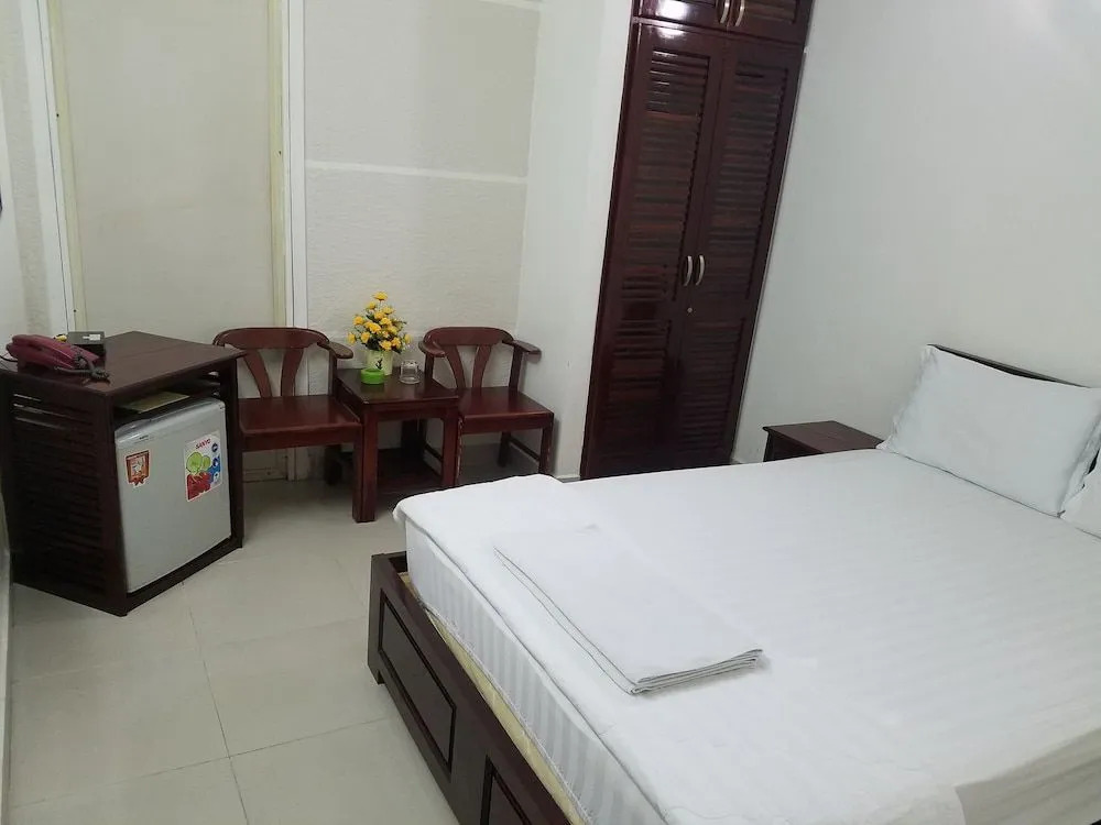 Đình Đinh Hotel
