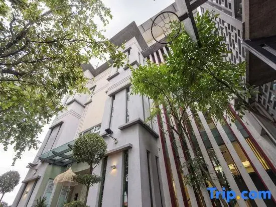 42Pax: 13BR Thai Villa | Luxury Vacation @ PJ