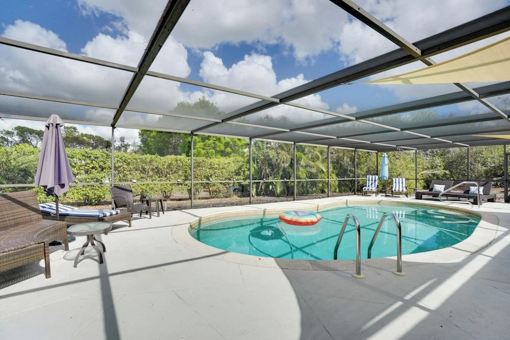 2 Mi to Bonita Beach: Bbq-ready Townhome!