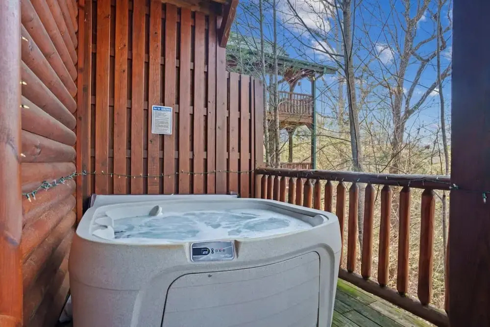 Stunning Mountain Cabin w Hot tub