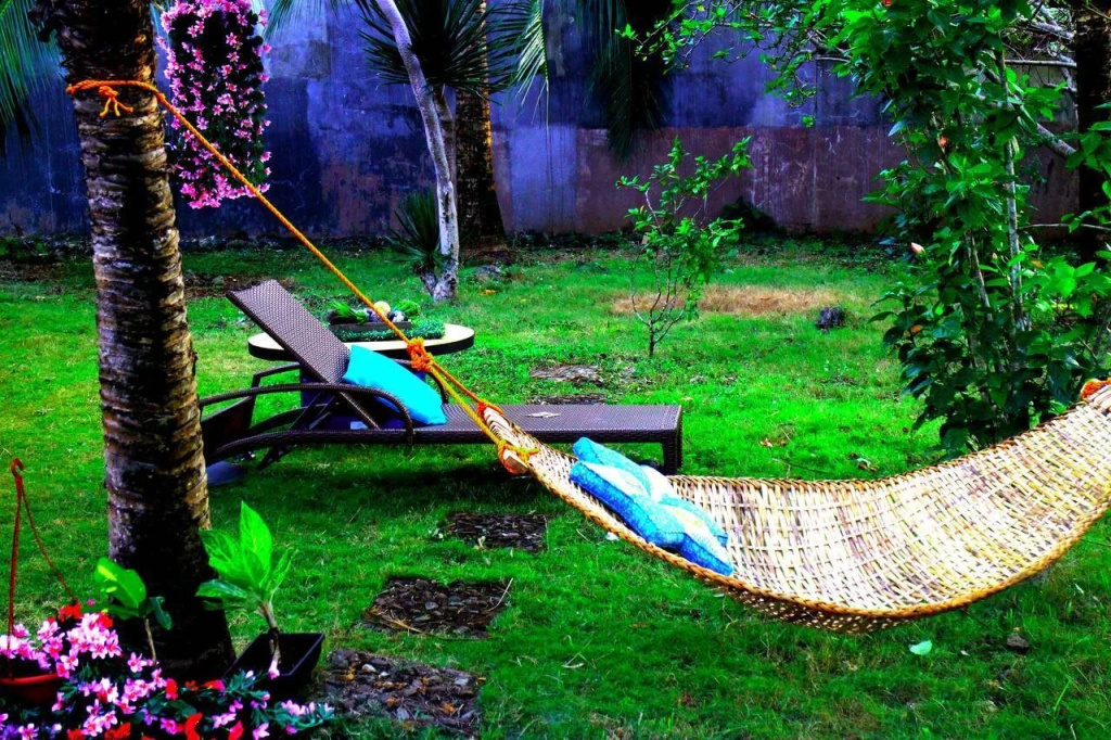 Sea Breeze Hostel