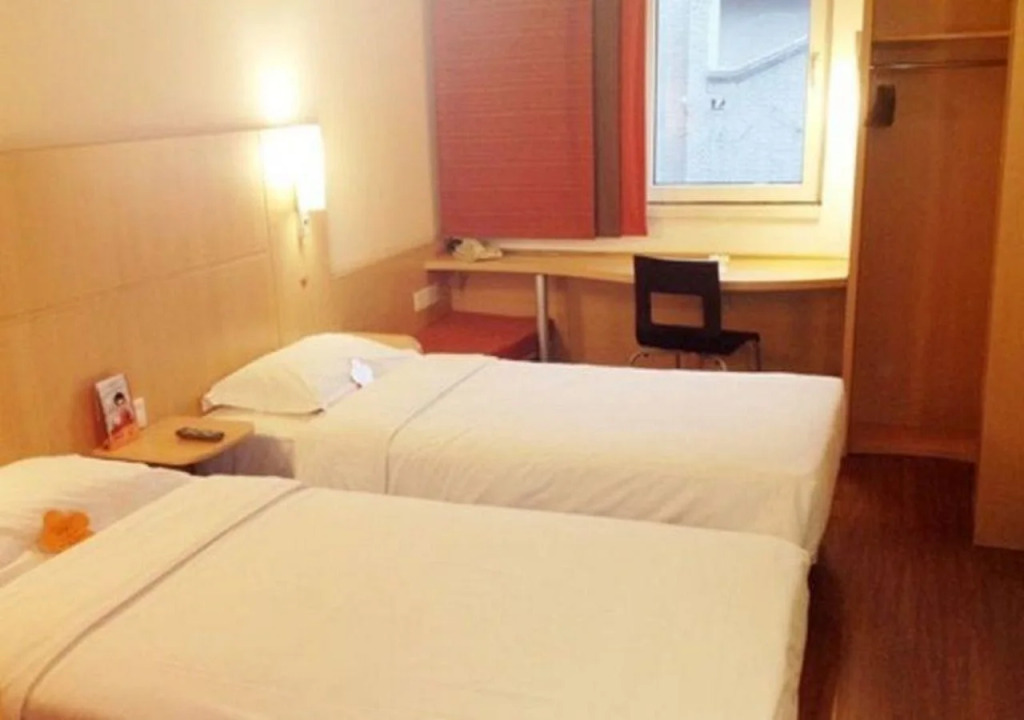 Ibis Tianjin Riverside