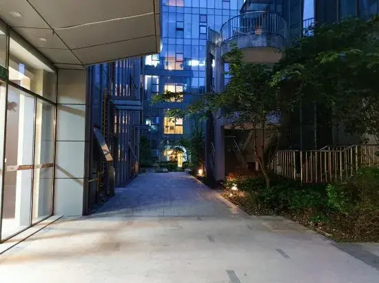 Zizaiju Serviced Apartment (Greenland Peak Shanghui Branch)