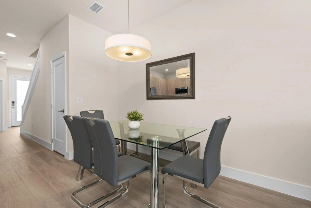 Cozy 3bd 3bath @HiddenForest with pool