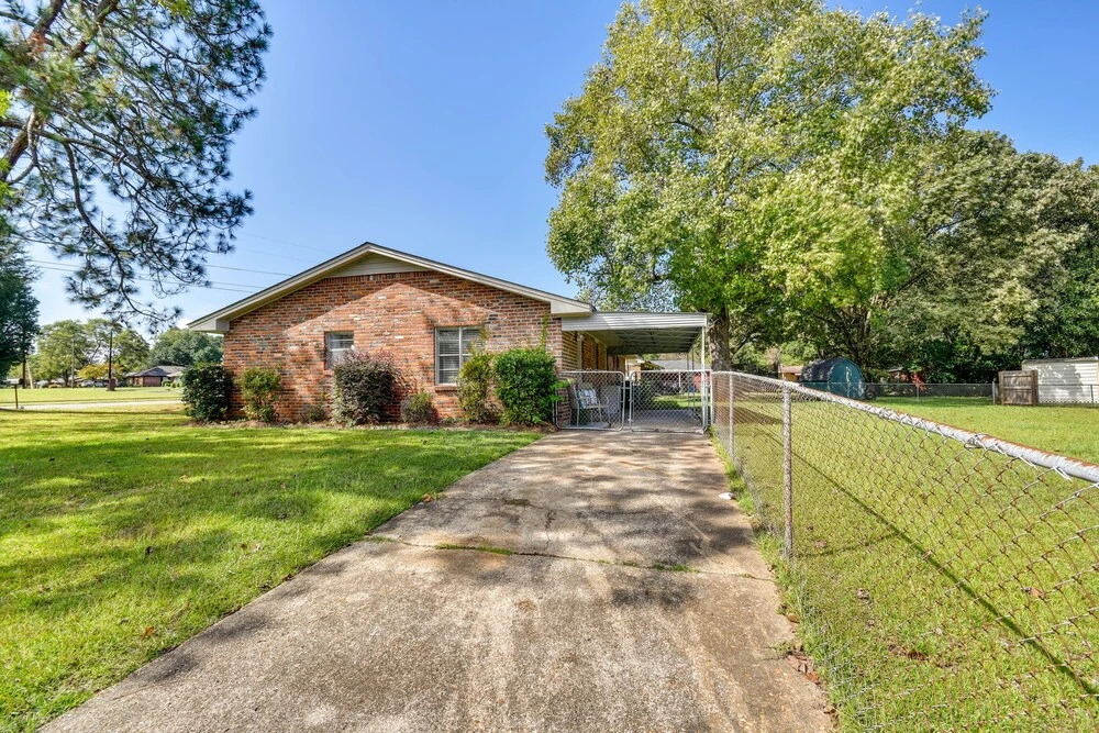 Lovely Montgomery Home ~ 7 Mi to Downtown!