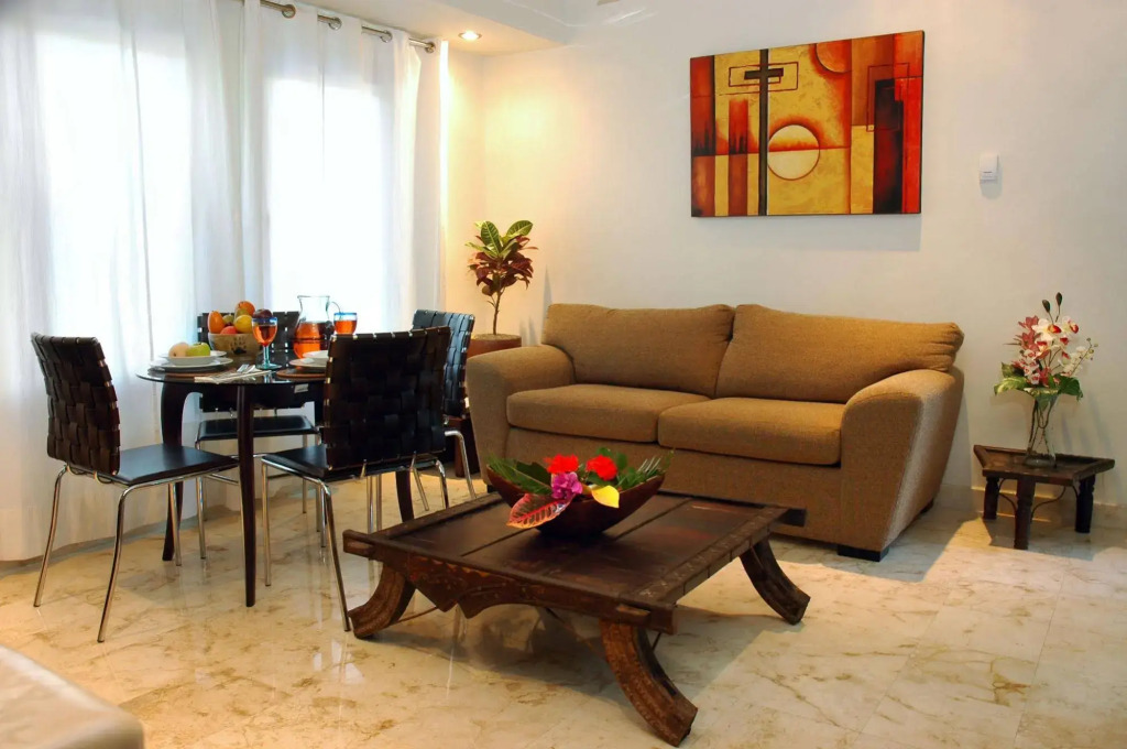 El Taj Oceanfront and Beachside Condo Hotel