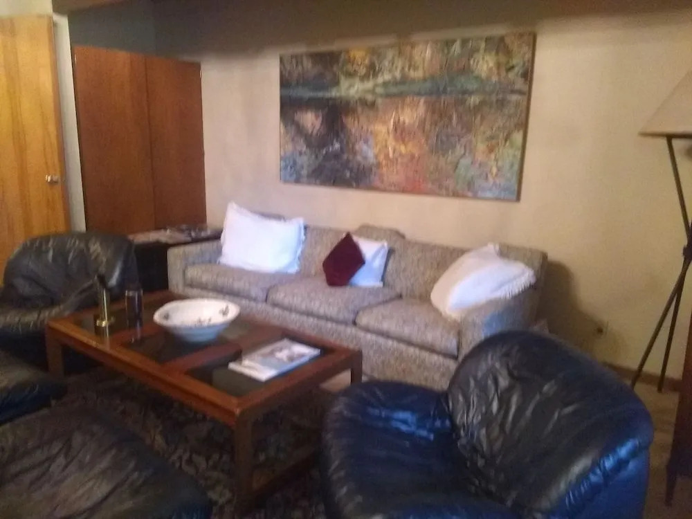 Tanglewood Suites
