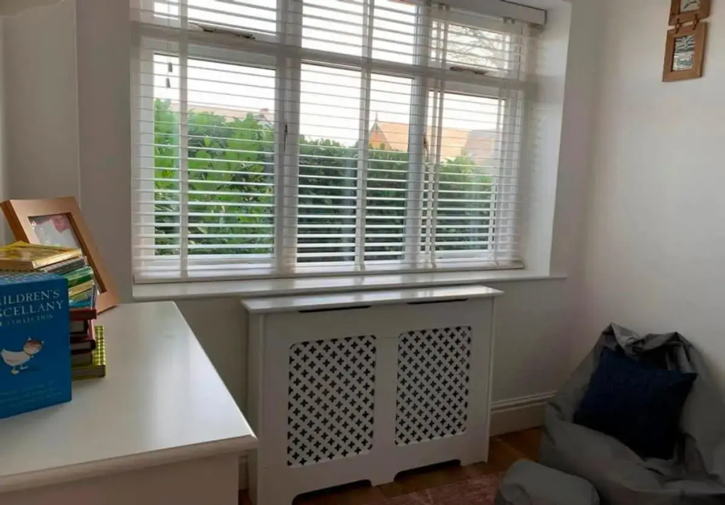 Beach Approach House - 30 steps from beach - Luxury house - kids slide and chill-out room - amazing location - garden