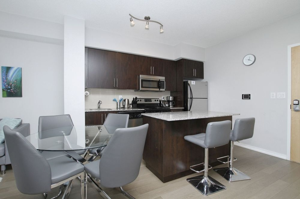 Applewood Suites - Financial District